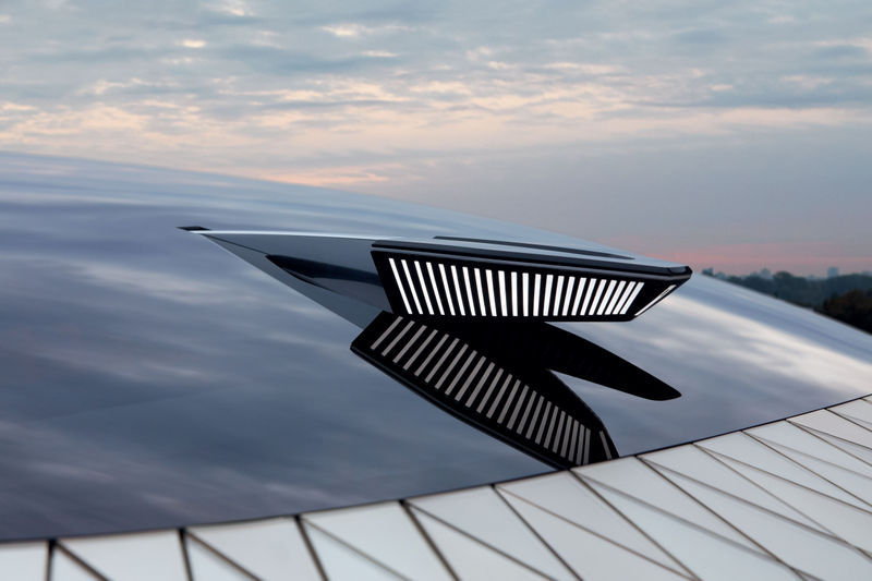 Illustration for article titled Renault's New Luxury Robo-Vehicle Concept Is Gorgeous Vaporware